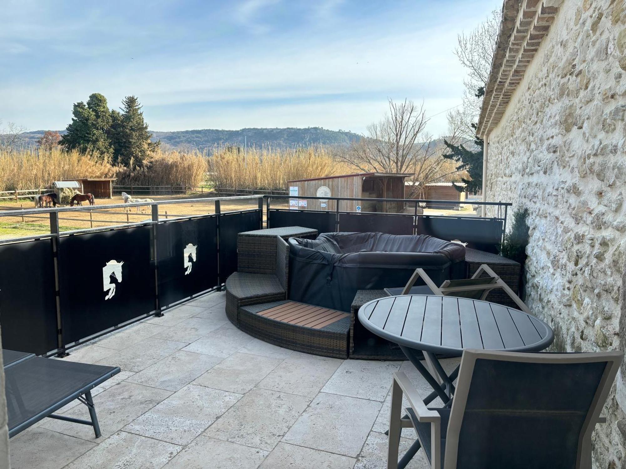 La Petite Plaine Hotel Clansayes Екстериор снимка